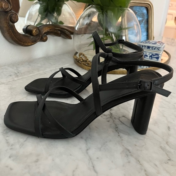 Banana Republic Black Heels - Picture 4 of 5